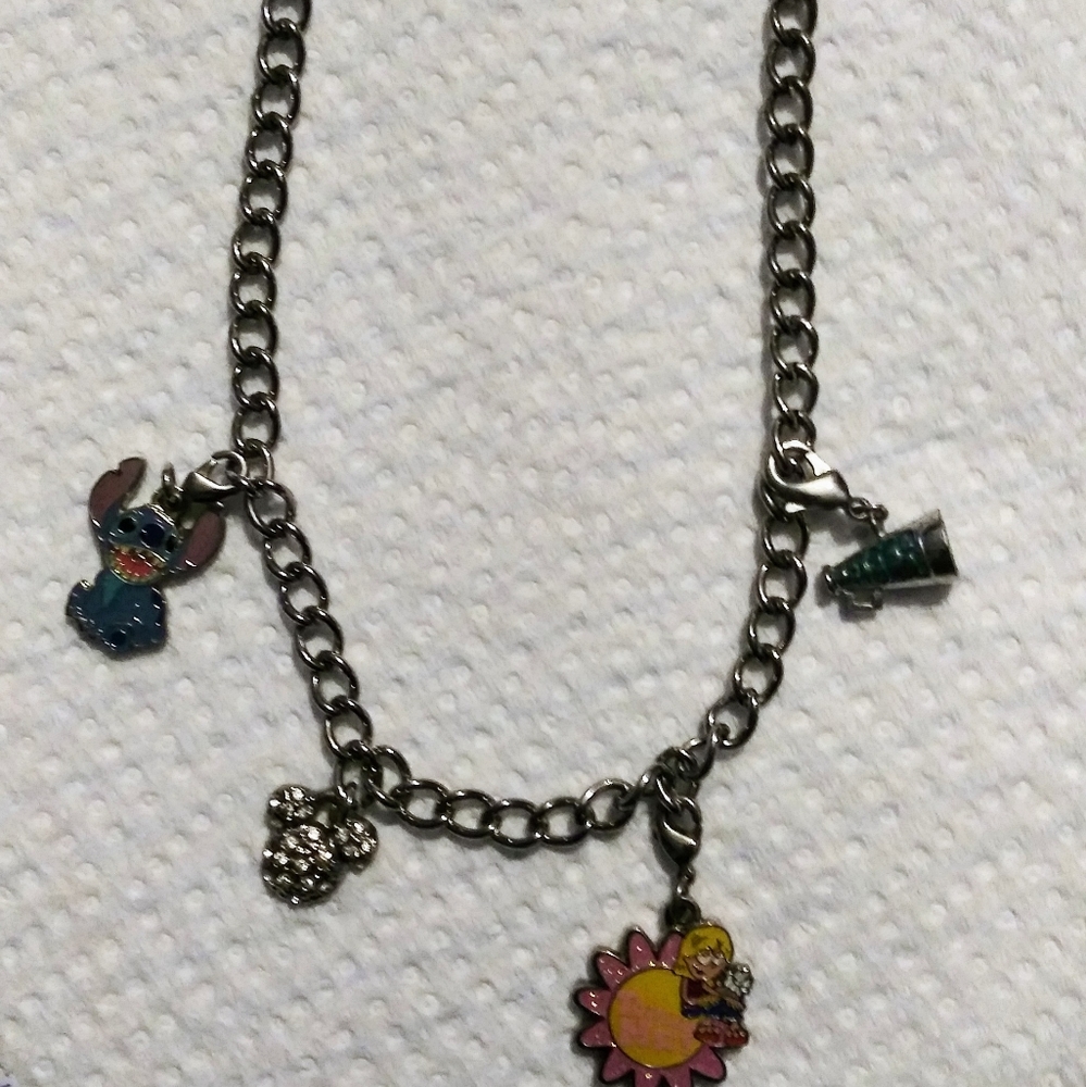 😍 Disney Charm Necklace